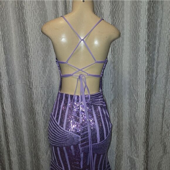 Sequin OriginI mported Neck style Cowl Neck  type Sleeveless - Picture 10 of 16